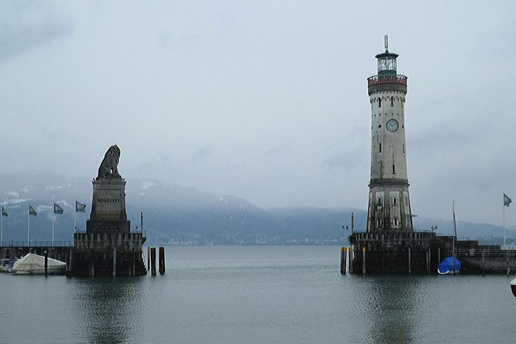 Sehenswürdigkeiten am Bodensee: Hafeneinfahrt Lindau